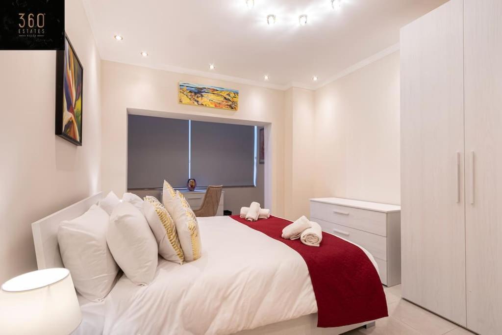 One Of A Kind, Seafront Property In St Georges Bay By 360 Estates Saint Julian's Eksteriør billede